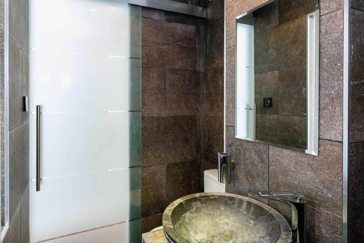 Weforyou 2 Bedrooms Penthouse At Malaga Center Exterior foto
